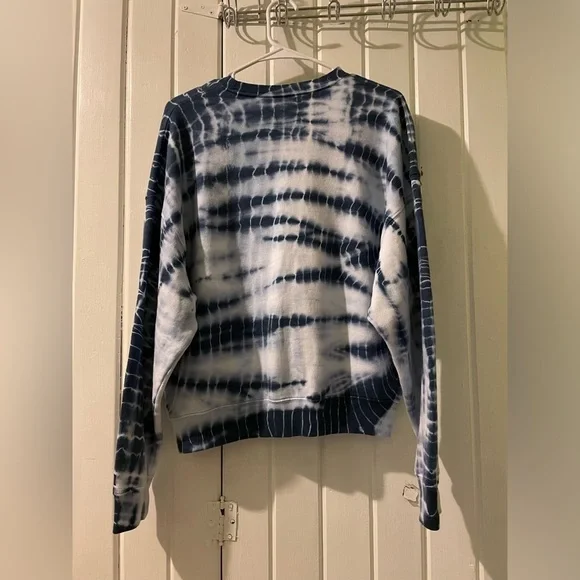 VS. PINK sweatshirt(size X-small) and sweatpants(size small) like new